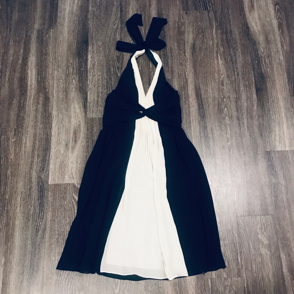 🖤 Black/ Cream Chiffon Halter Dress 🖤